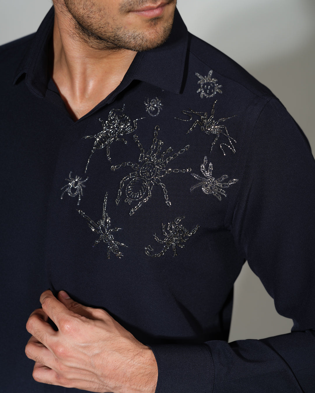 TRIBAL SPIDERS BLUE