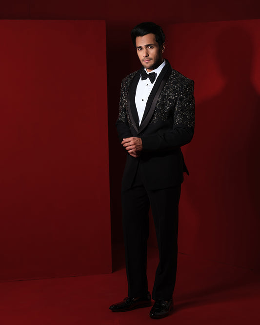 HEXA TUXEDO SET