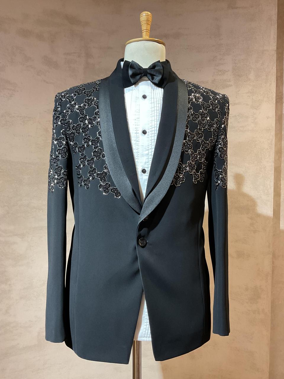 HEXA TUXEDO SET